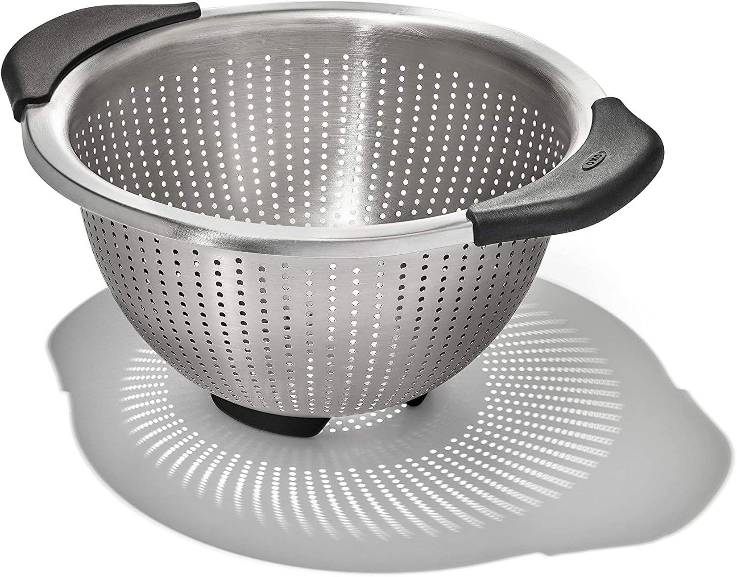 71G3QCE1A9L._AC_SL1500_.jpg OXO Good Grips Stainless Steel 3 qt./ 2.8L Colander - Image 2