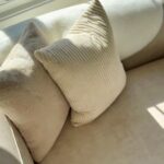 Acanva Luxury Modern Tight Curved Back Velvet Sofa, Minimalist Style Comfy Couch for Living Room Apartment, 3 Seater, Cream - Image 11