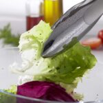 Rösle 12915 Stainless Steel One-Handed Lock & Release Tongs 9 in - Image 3