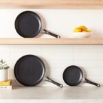 Amazon Basics Non Stick 3-Piece Kitchen Cookware Set, Includes 8-inch, 10-inch, 12-inch Pan, Black - Image 4