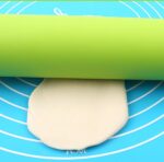 Green Rolling Pin, 9 Inch Silicon Rolling Pin with Wooden Handle for Kneading the Dough of Baking Bread, Pizza, Cookie, Noodles (green, 9 inch) - Image 5
