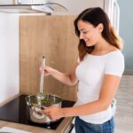 meekoo Stainless Steel Ladle Soup Handle Ladle with Pouring Rim for Kitchen Cooking Soup Sauce - Image 5